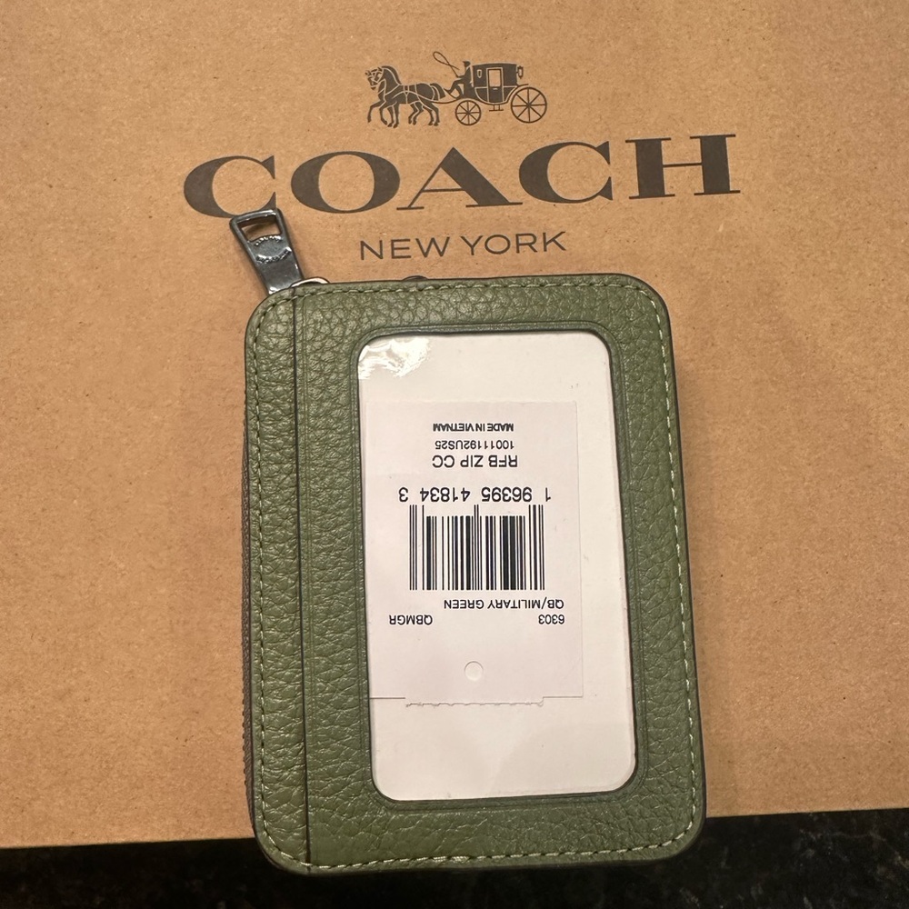 Coach small zip top wallet . Leather : olive green - Picture 2 of 3